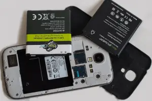 Changer la batterie d'un téléphone