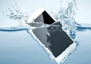 téléphone est tombé dans l'eau